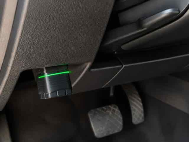 OBDeleven V2 PRO OBD2 Diagnostic Tool in use