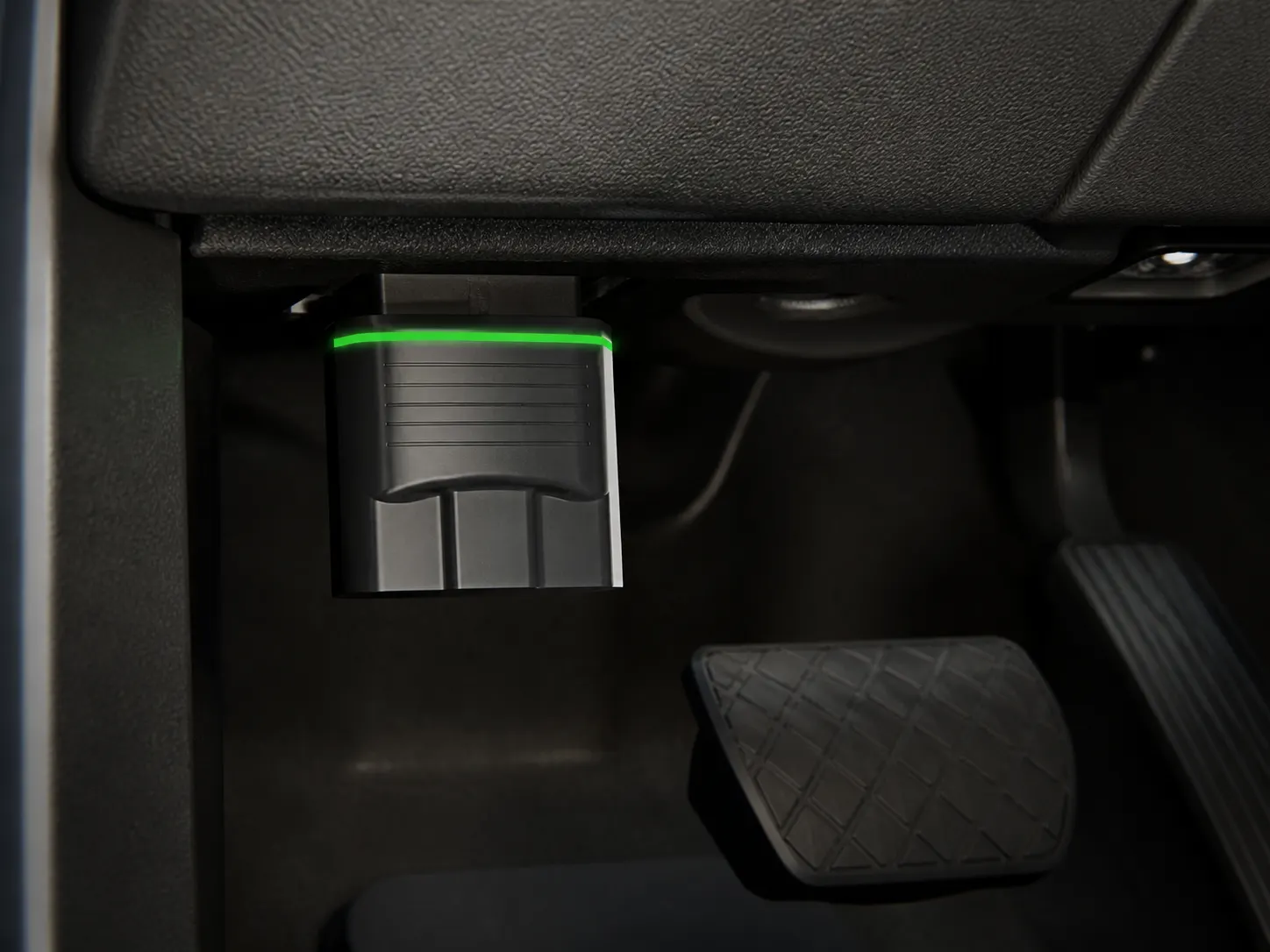 OBDeleven V2 PRO OBD2 Diagnostic Tool in use